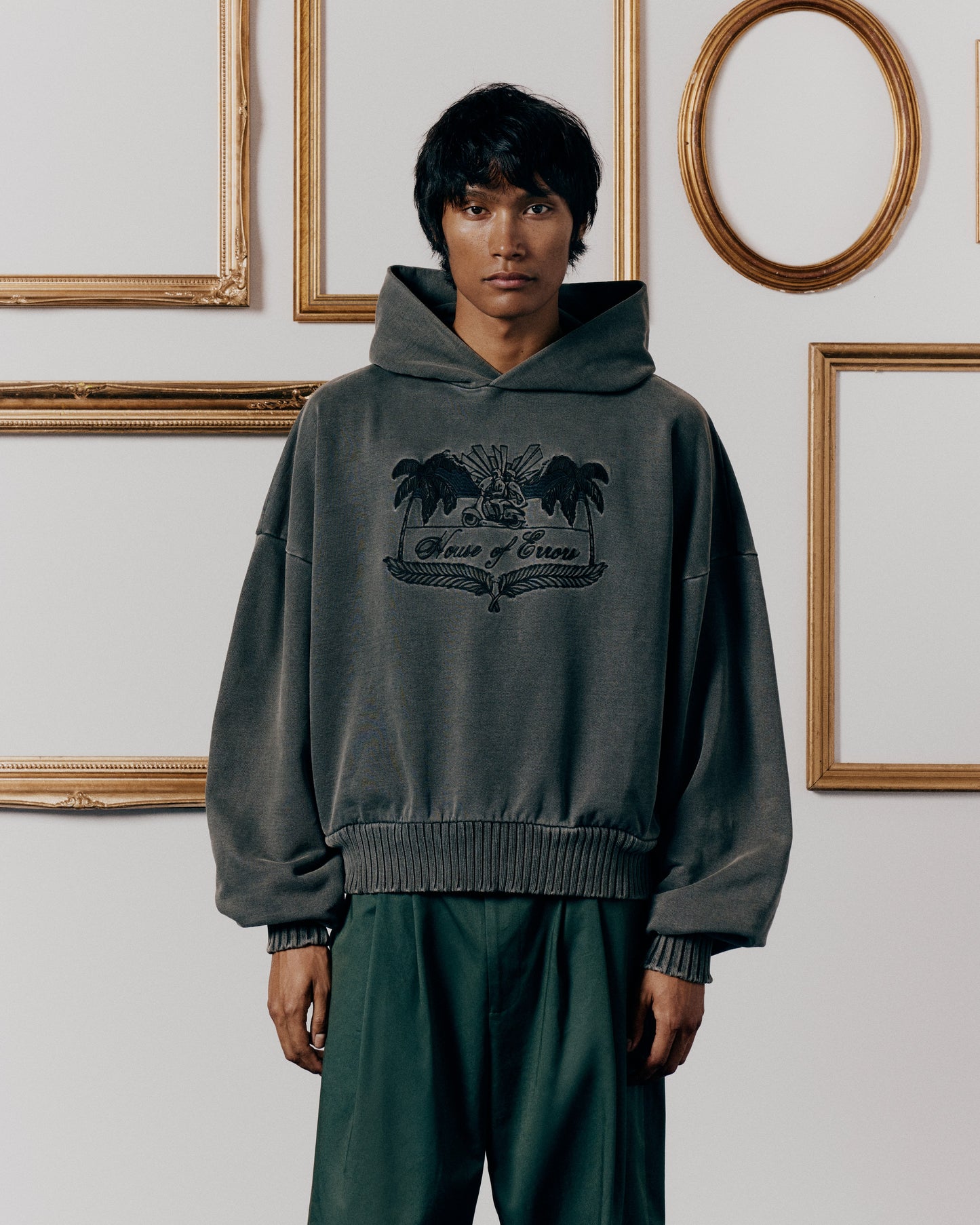 CREST HOODIE IN SABLE