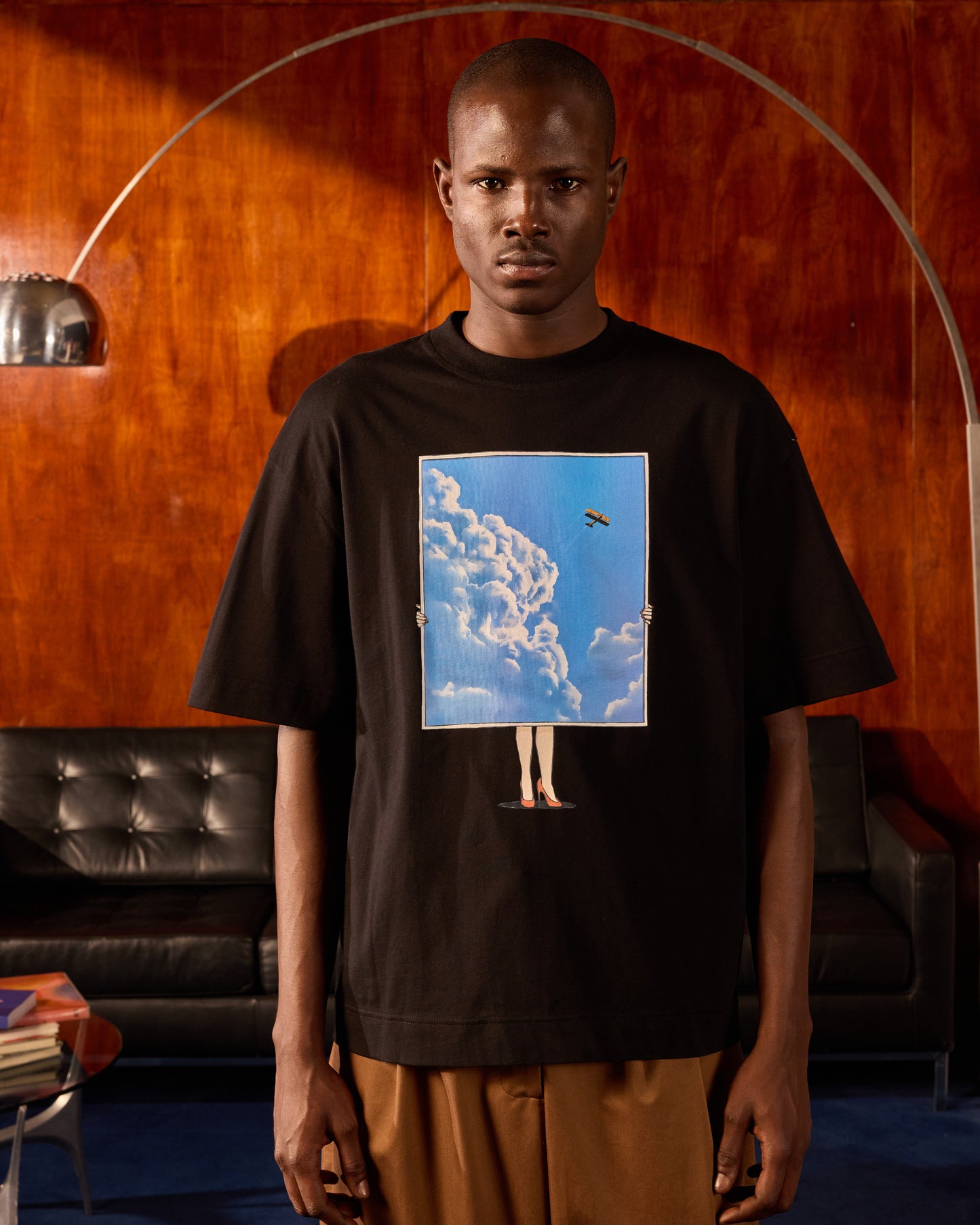 FRAME MIDWEIGHT TEE IN BLACK