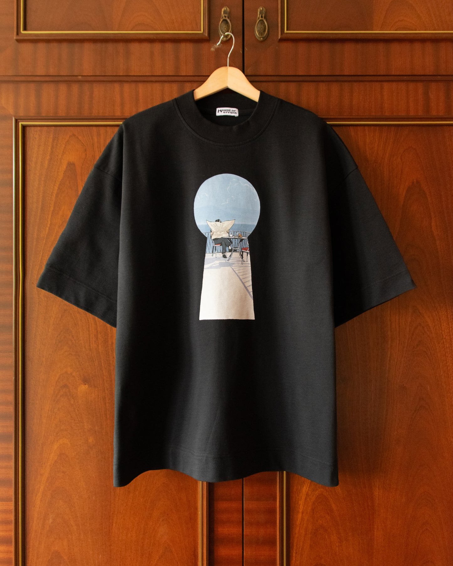 KEYHOLE HEAVYWEIGHT TEE IN BLACK