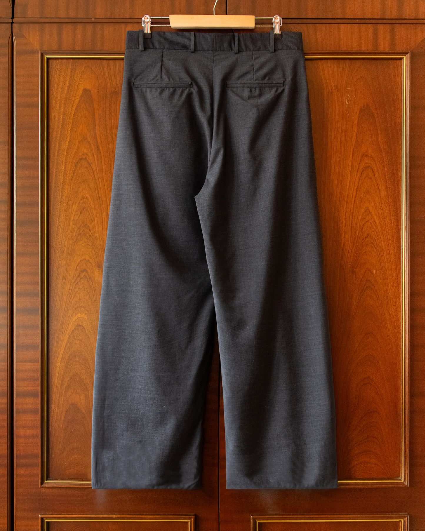 PLEATED WOOL FLOCK TROUSERS