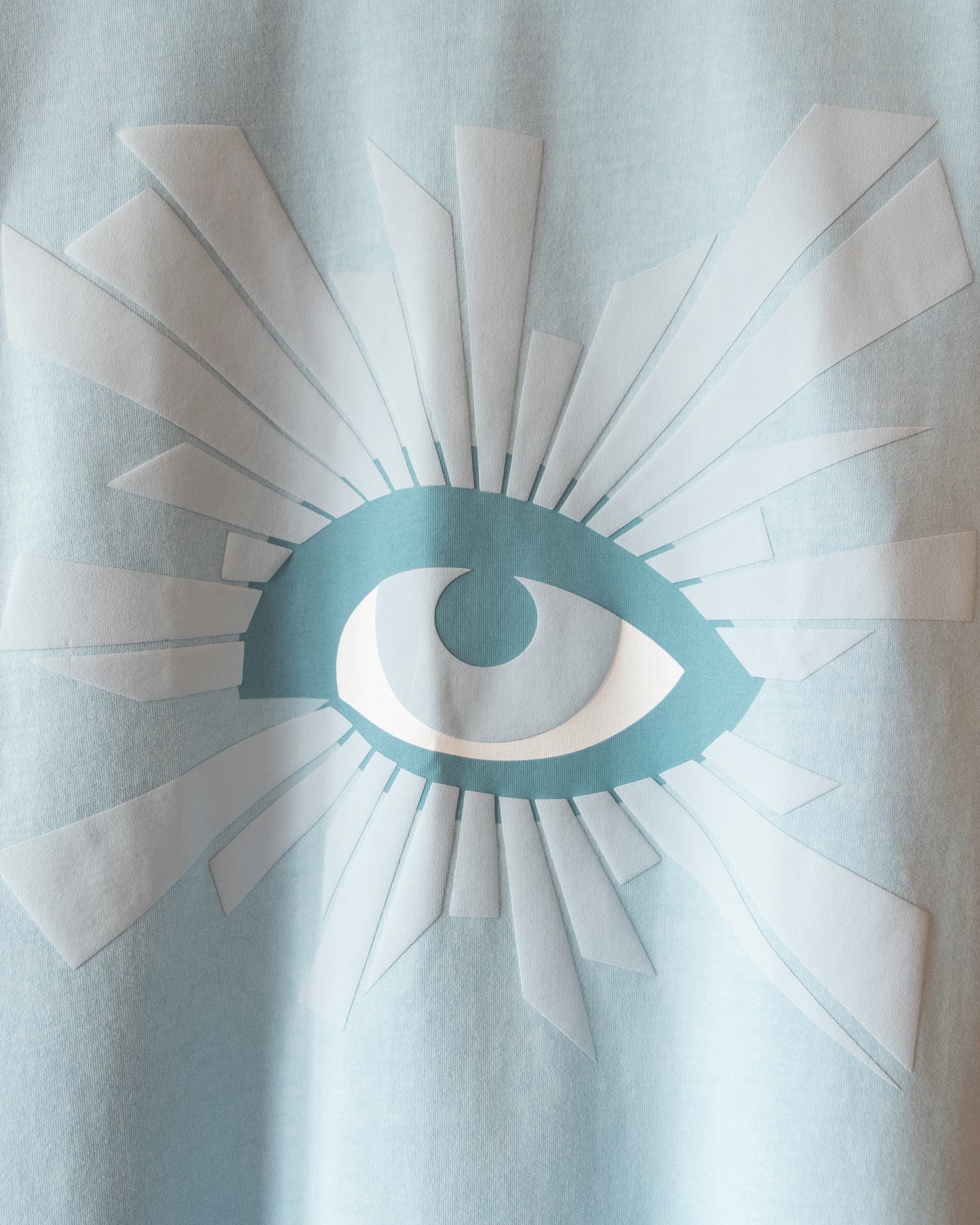 ALL-SEEING HEAVYWEIGHT TEE IN NEPTUNE