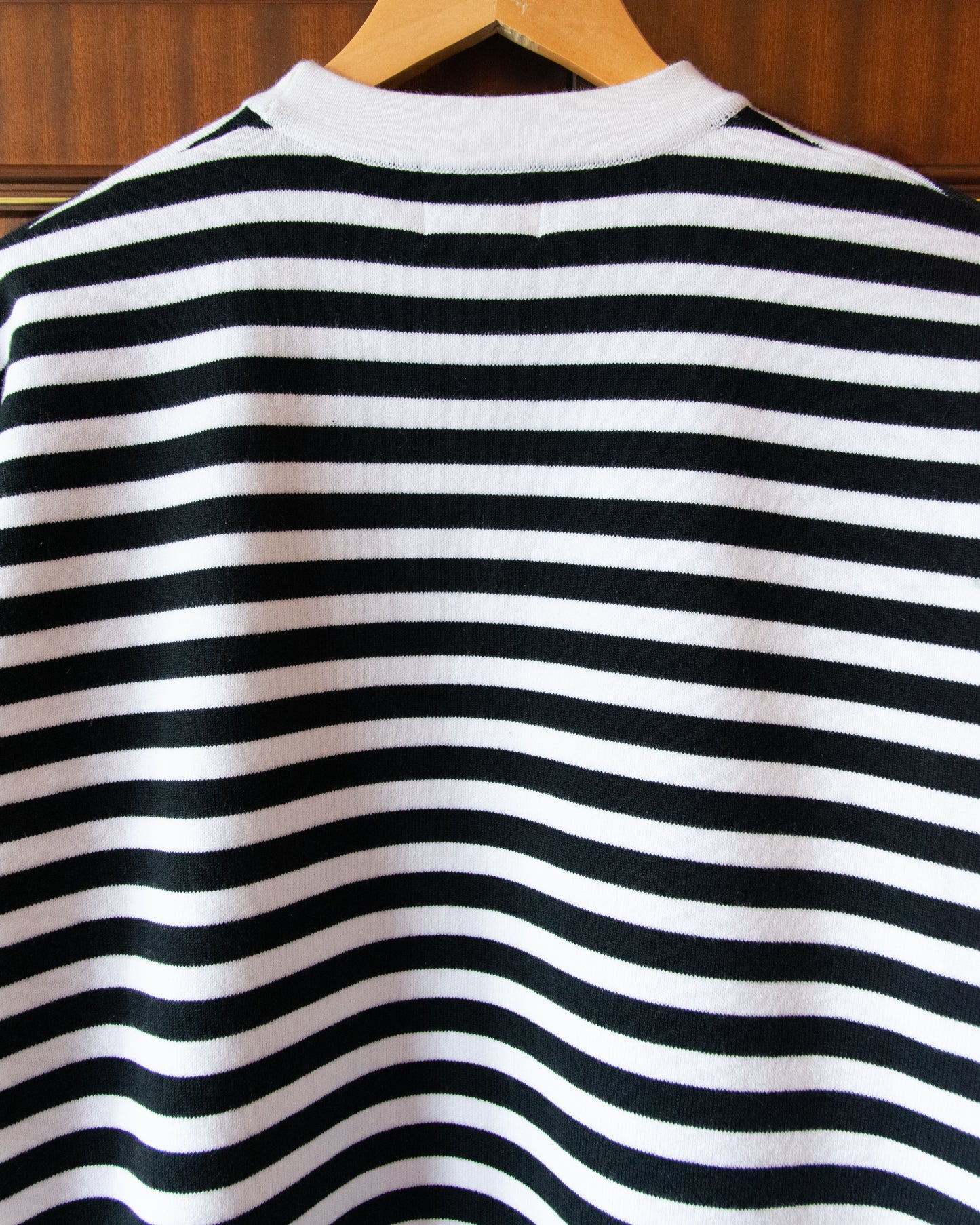 KNITTED PEEPING TEE