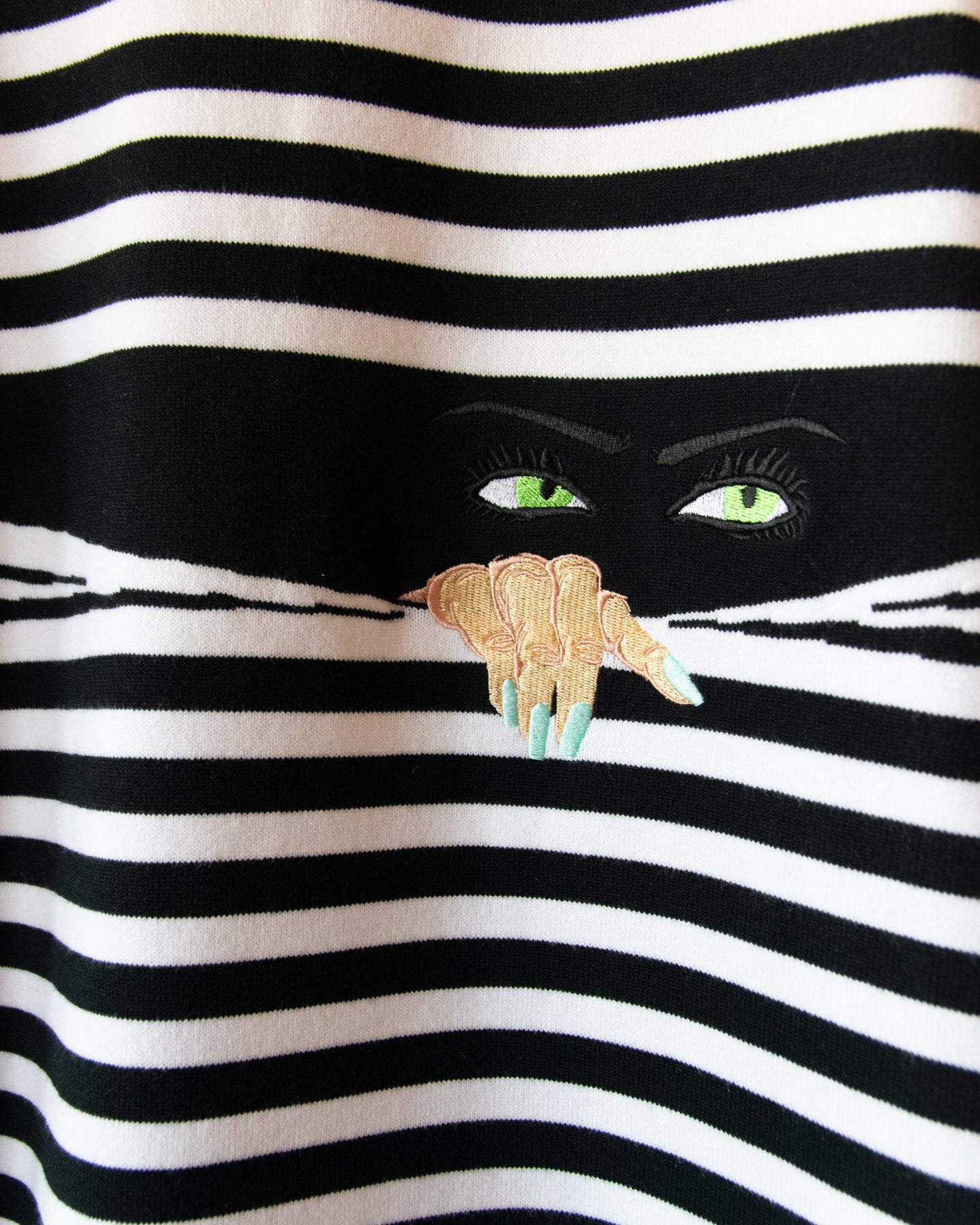 KNITTED PEEPING TEE