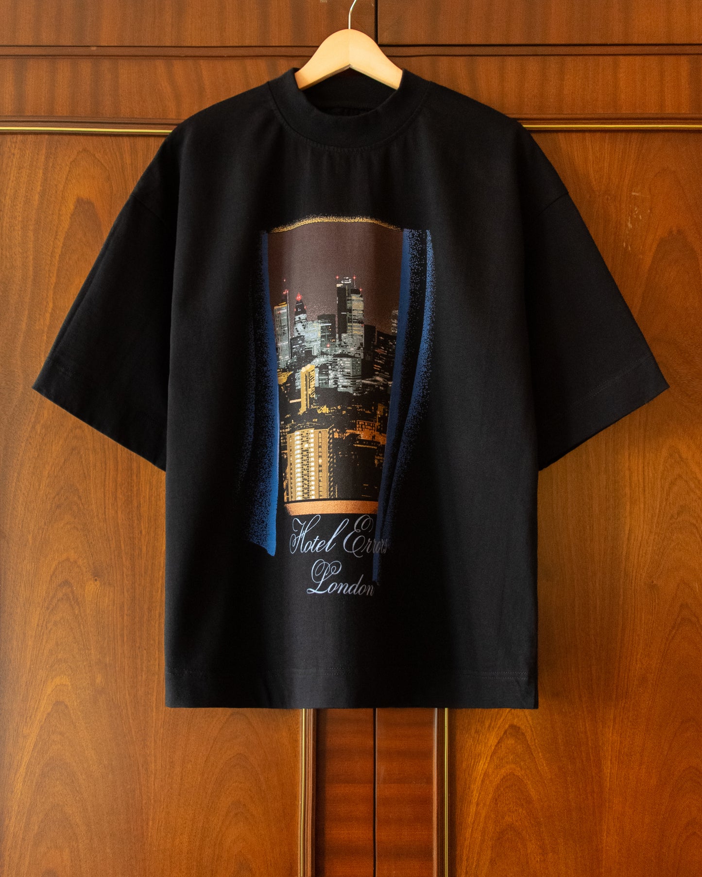 HOTEL ERRORS HEAVYWEIGHT TEE - LONDON (BLACK)