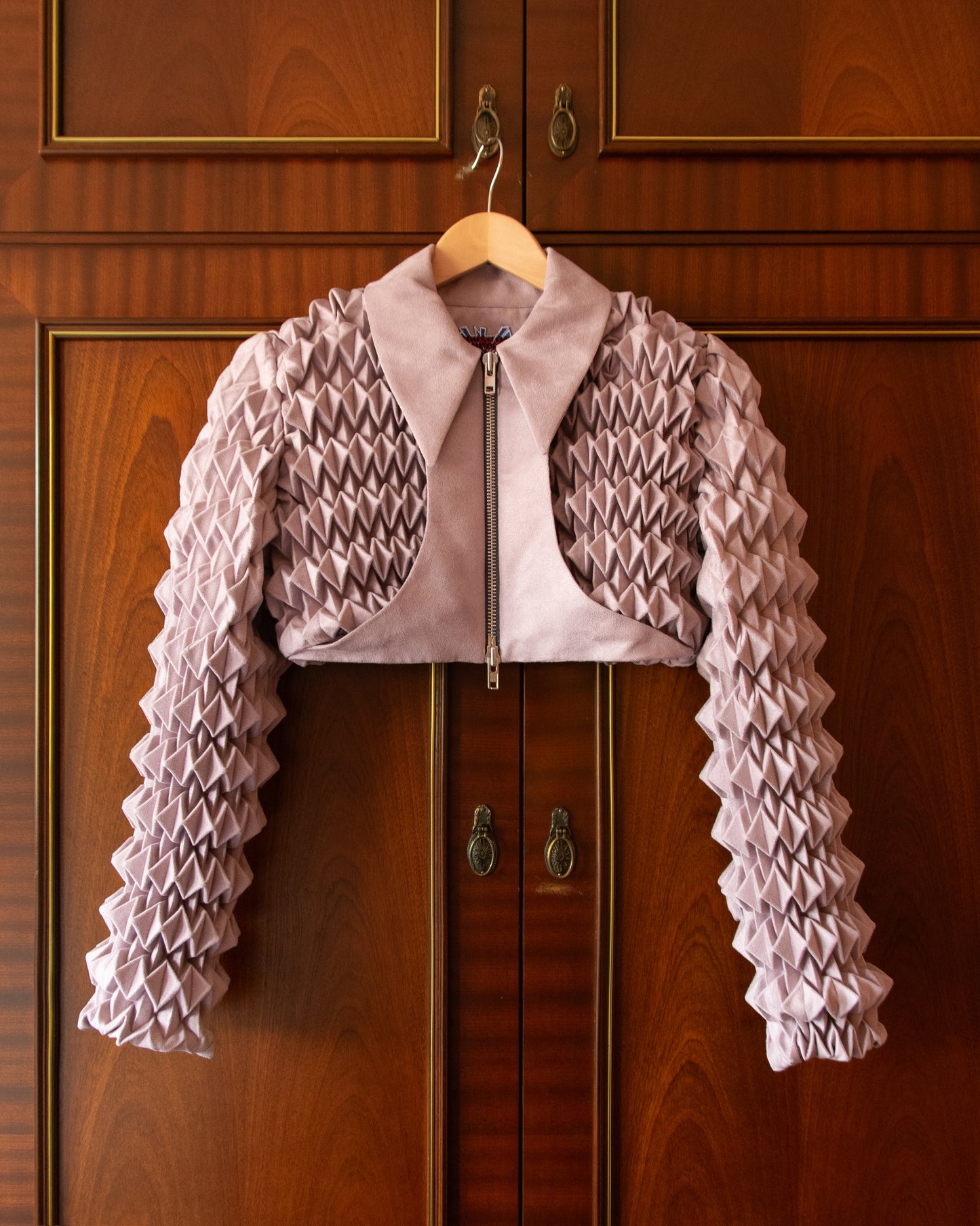 DIAMOND PLEAT JACKET