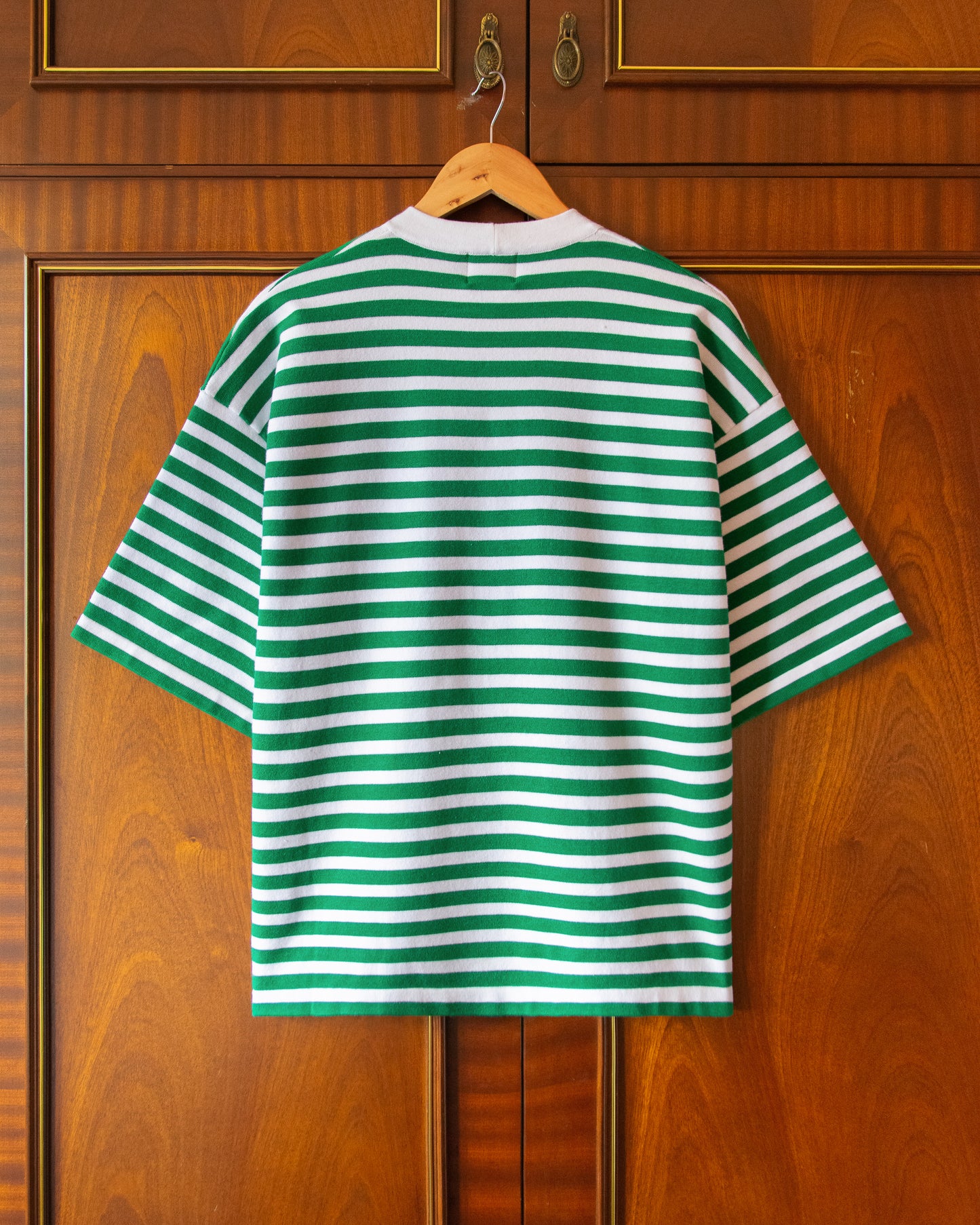 KNITTED PEEPING TEE IN GREEN