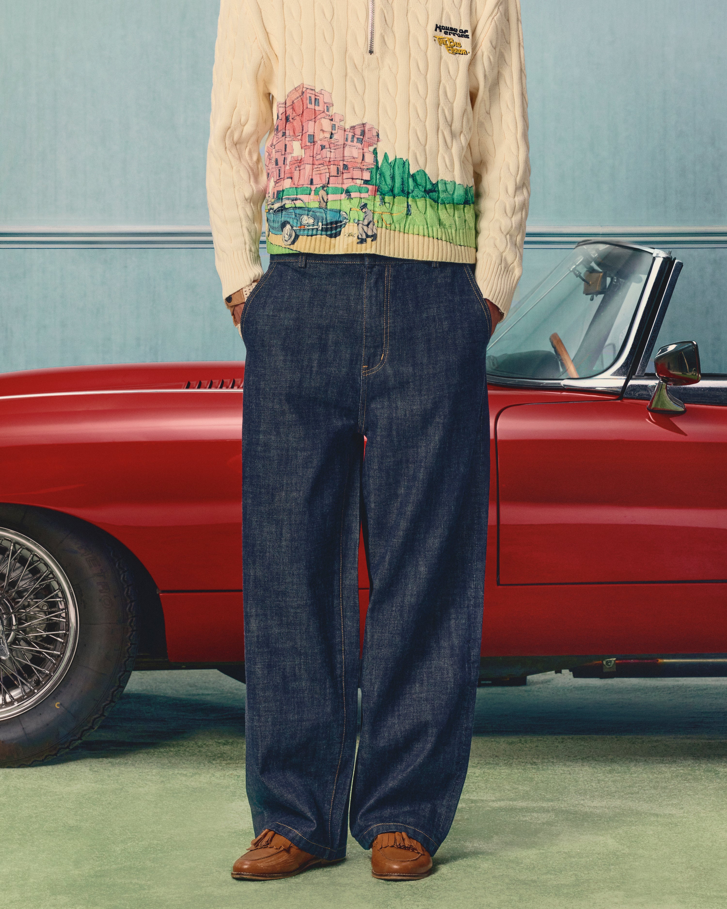 CRUMBLING PATCH JEANS