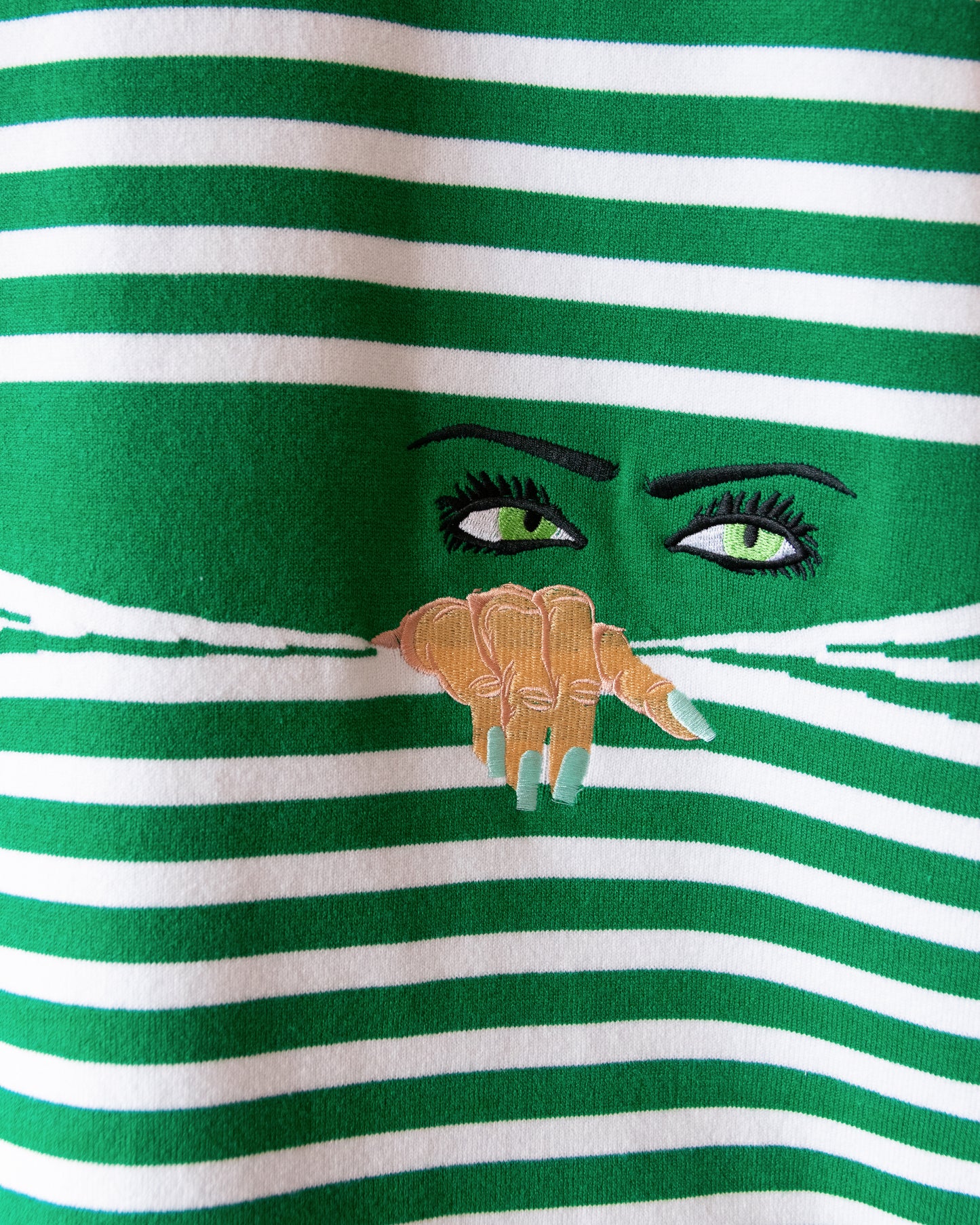 KNITTED PEEPING TEE IN GREEN