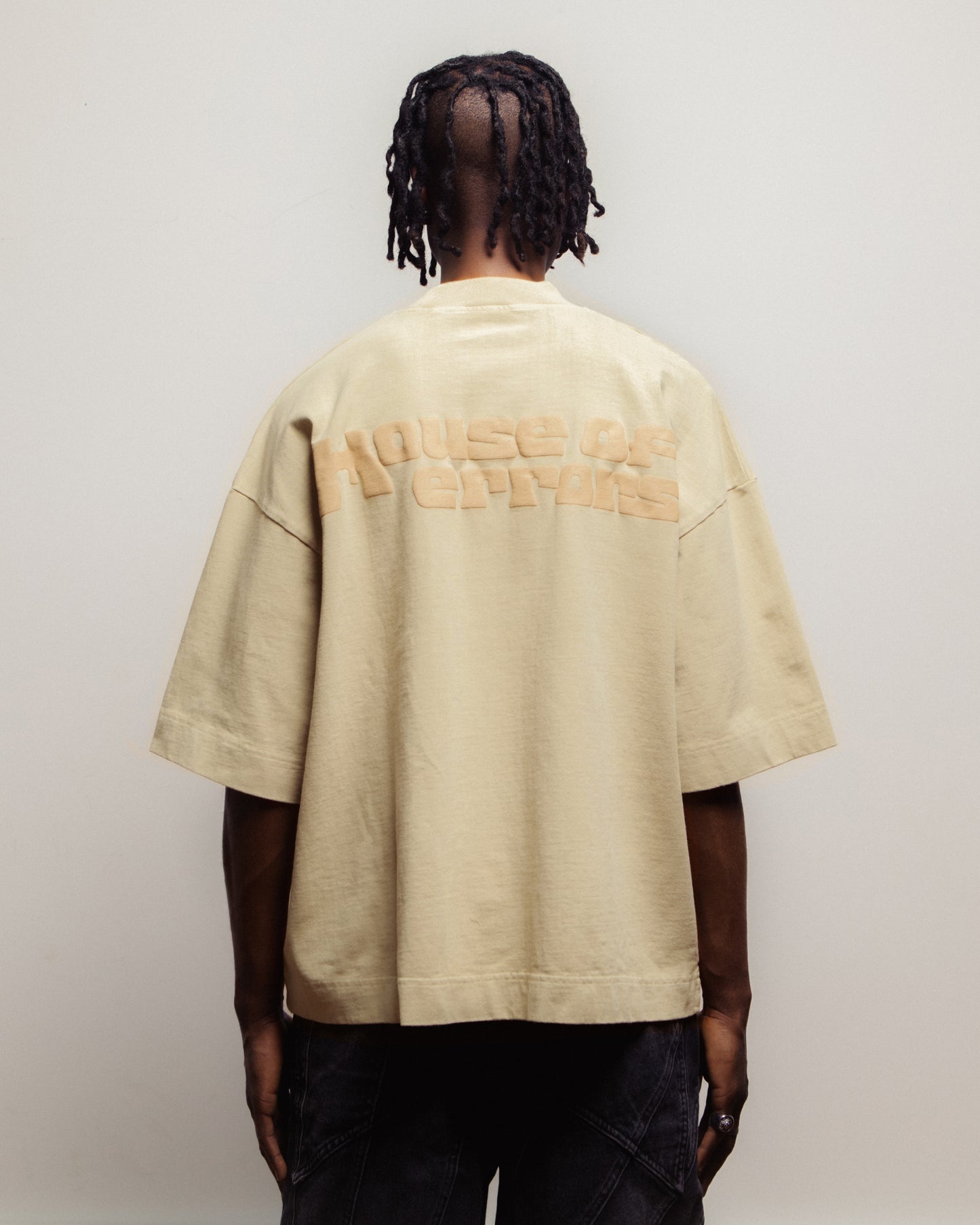 ALL-SEEING HEAVYWEIGHT TEE IN SAHARA