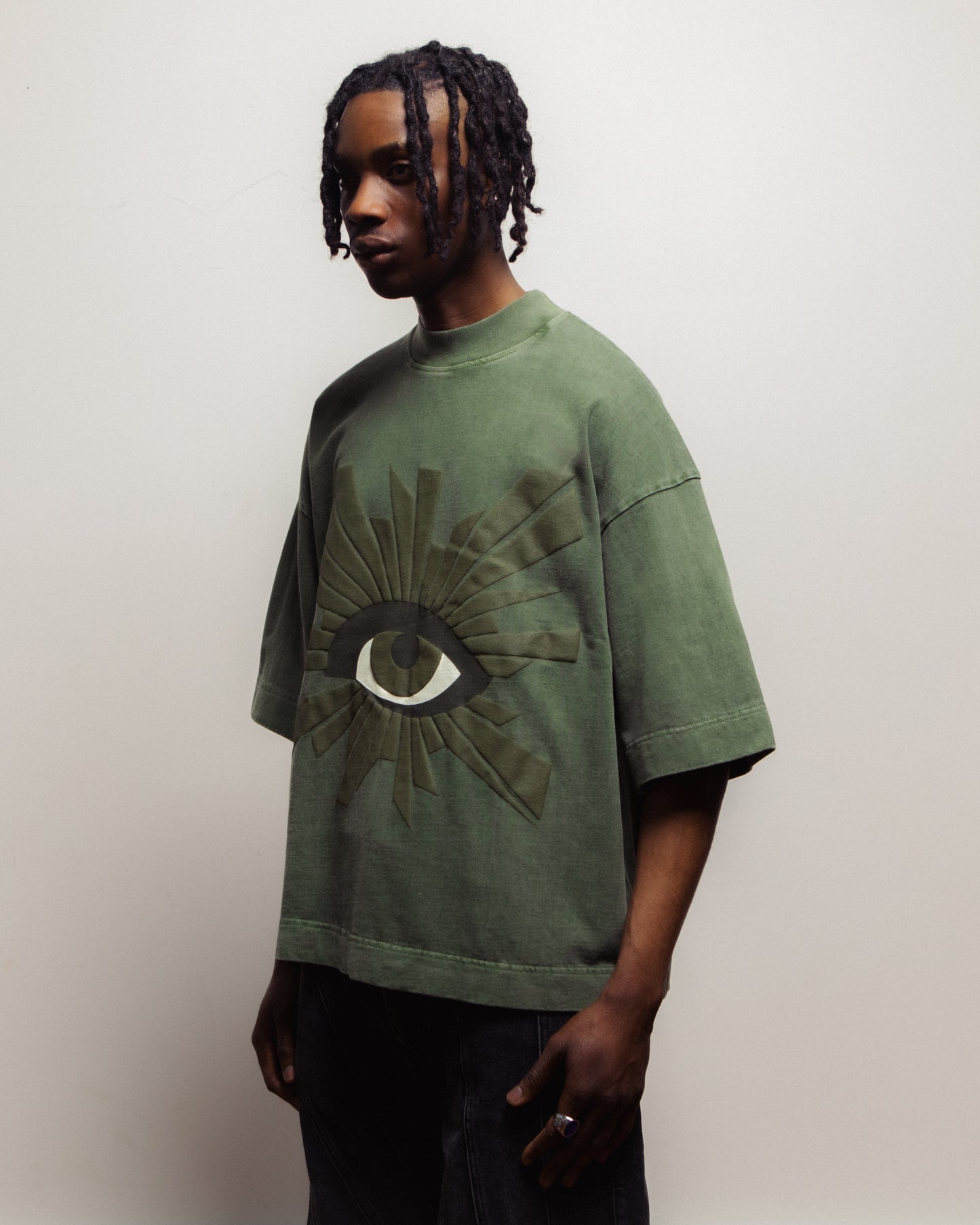 ALL-SEEING HEAVYWEIGHT TEE IN EMERALD