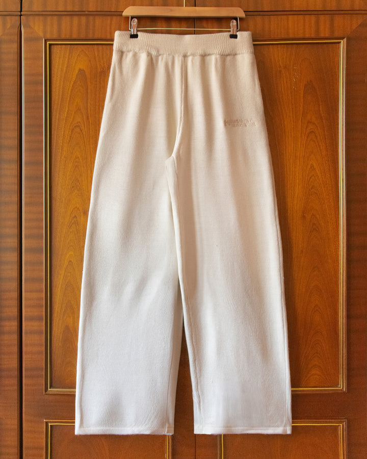 RELAXED KNITTED JOGGERS IN CREAM