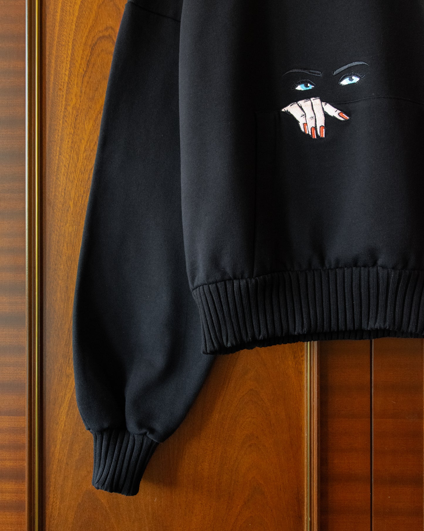 PEEPING HOODIE