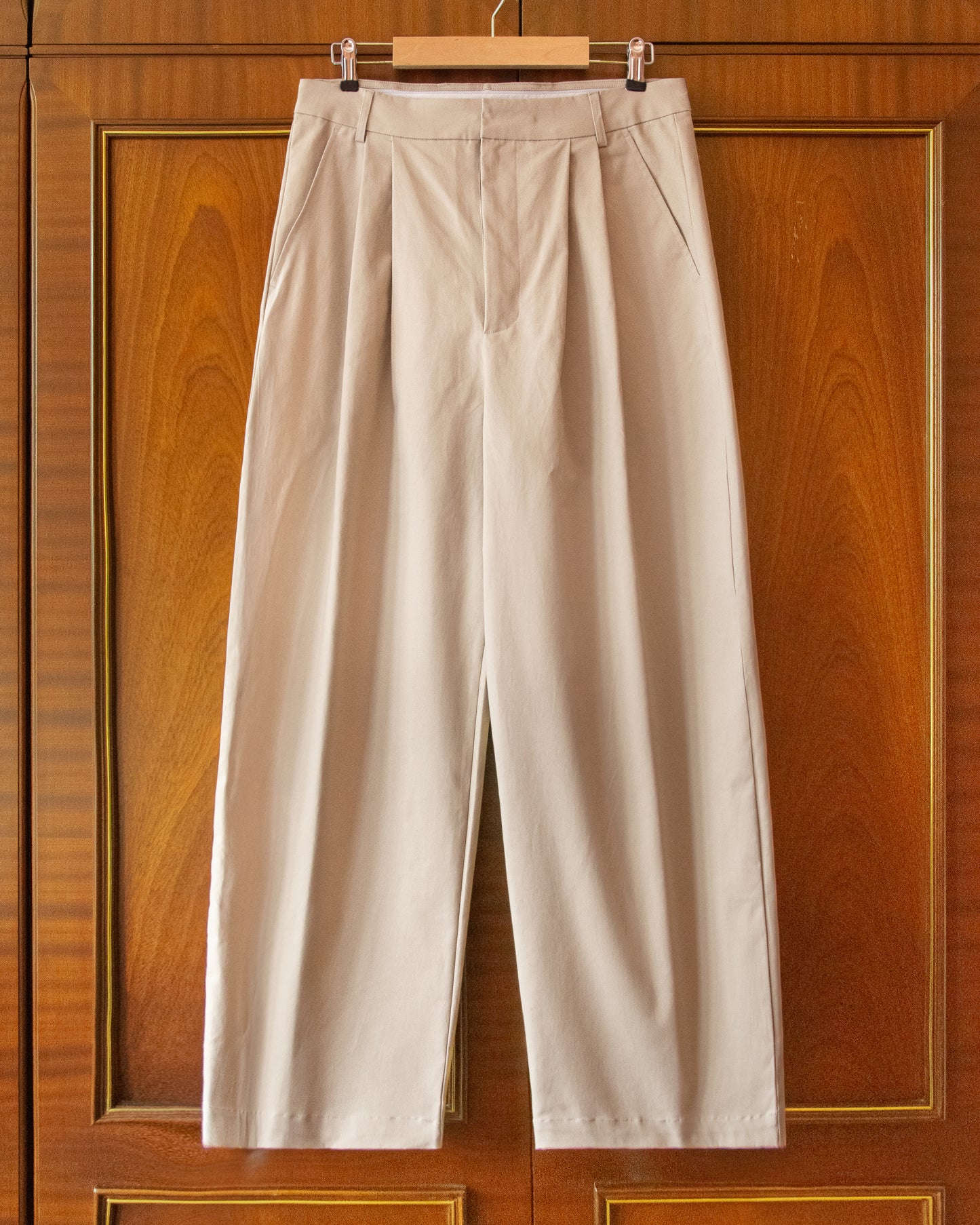 CROWN TROUSERS IN CREAM