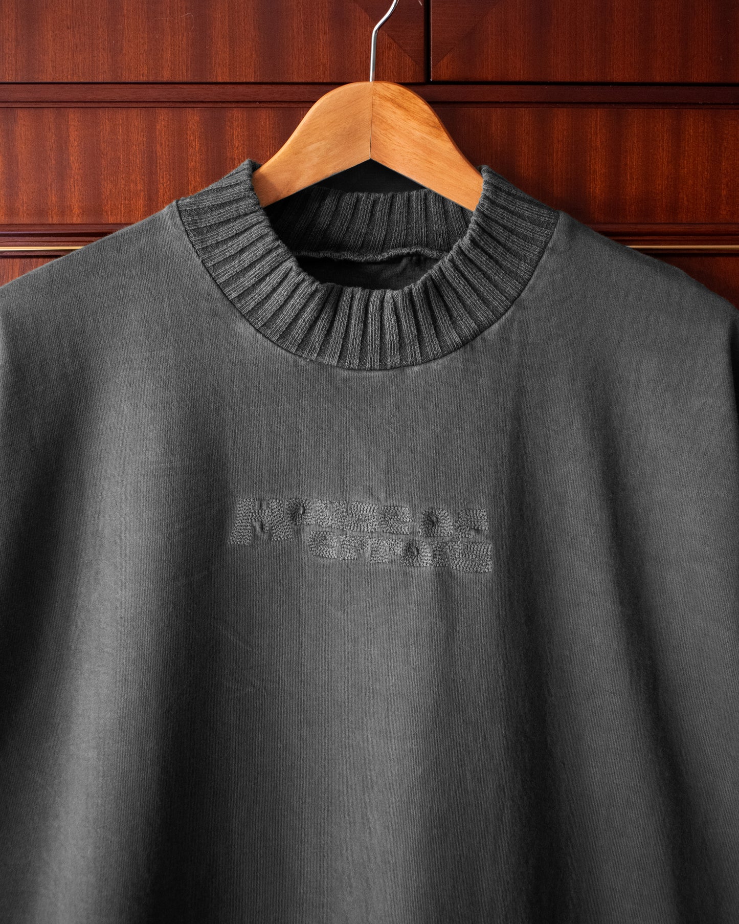 KNIT COLLAR CHAINSTITCH TEE IN SABLE