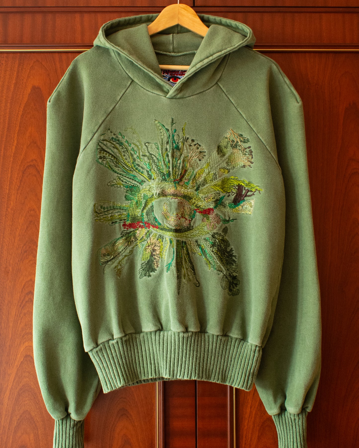 ALL-SEEING GARDEN EMBROIDERED HOODIE IN EMERALD
