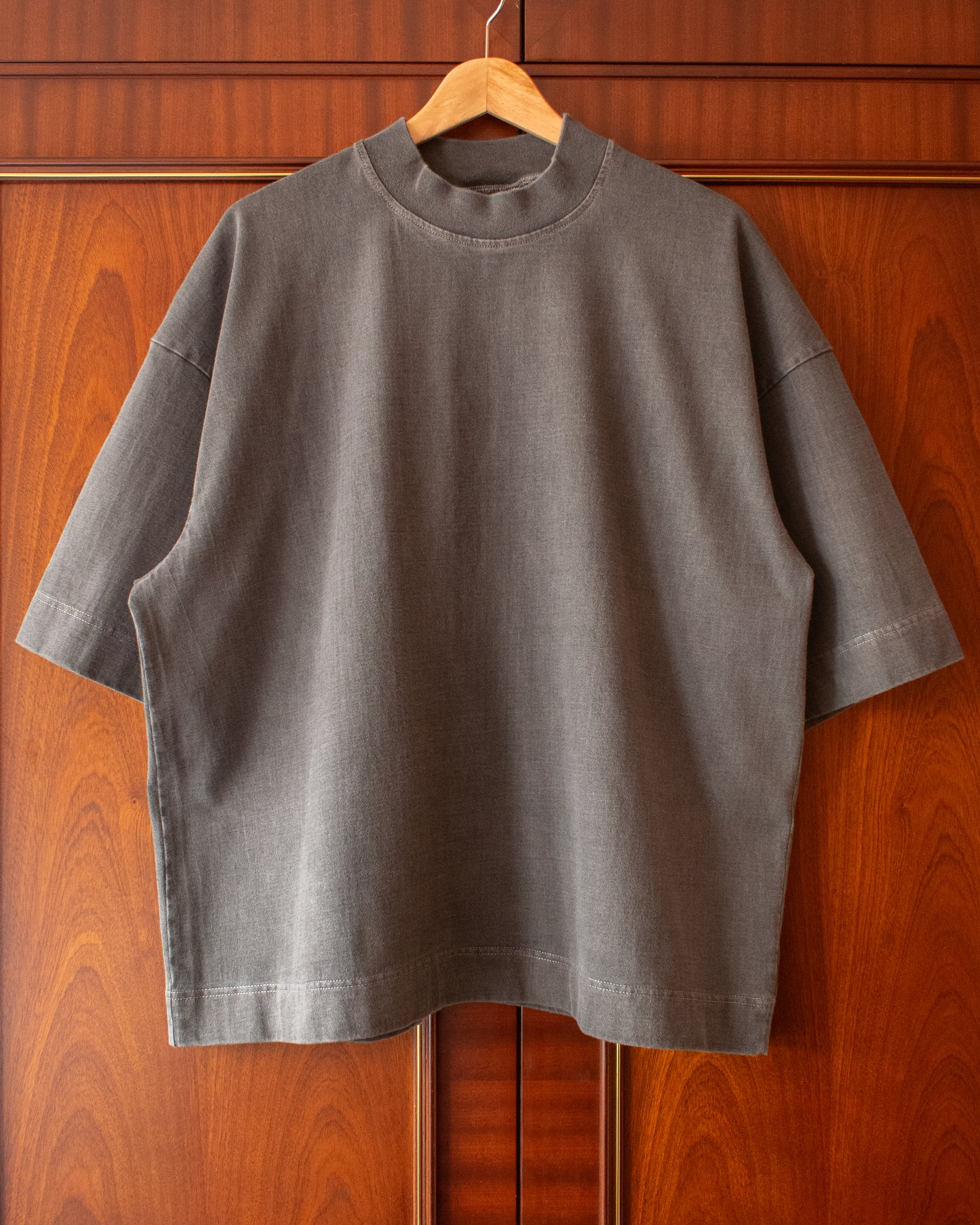 SPINAL CORD HEAVYWEIGHT TEE IN SABLE
