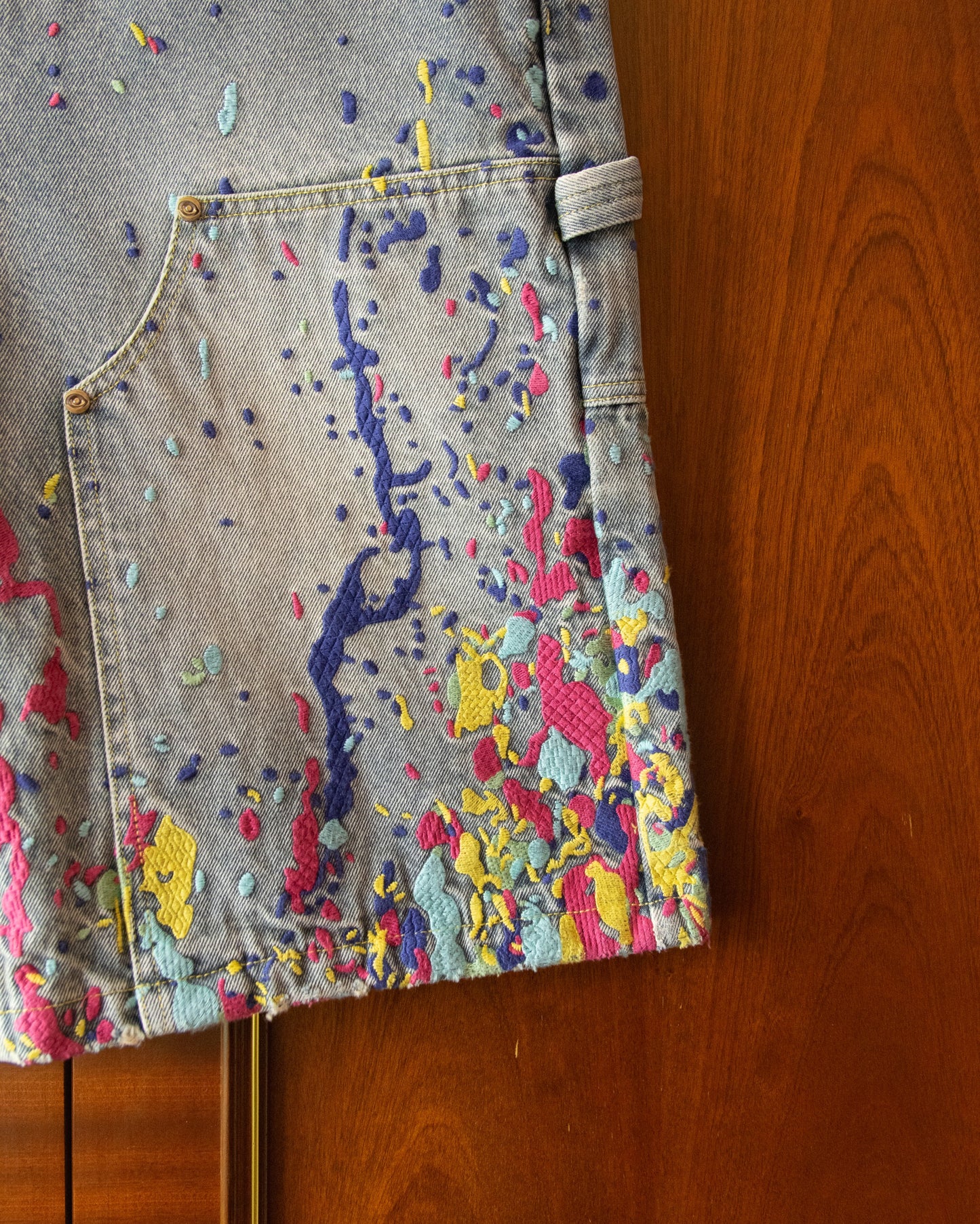 EMBROIDERED CARPENTER DENIM SHORTS