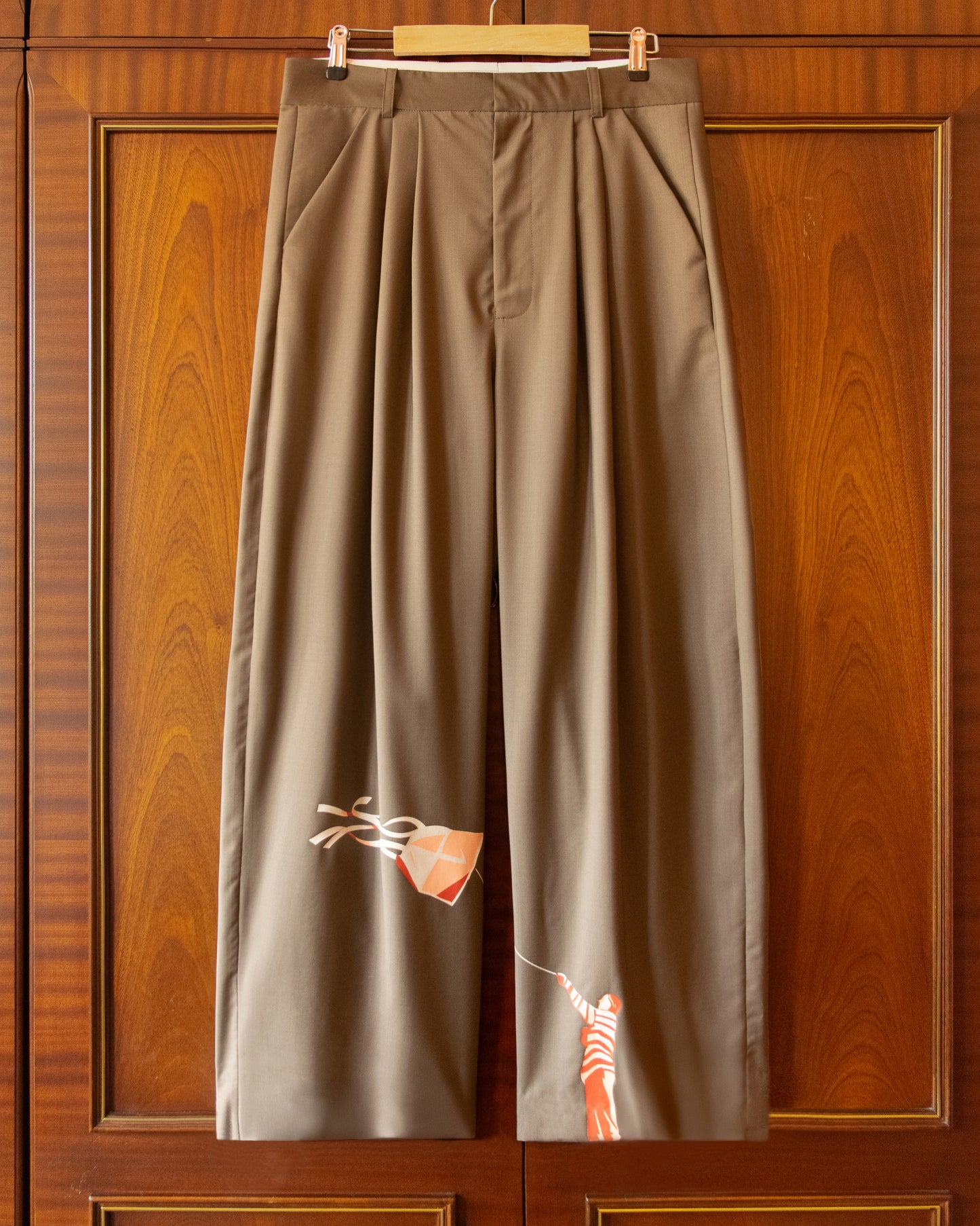 PLEATED WOOL KITE TROUSERS