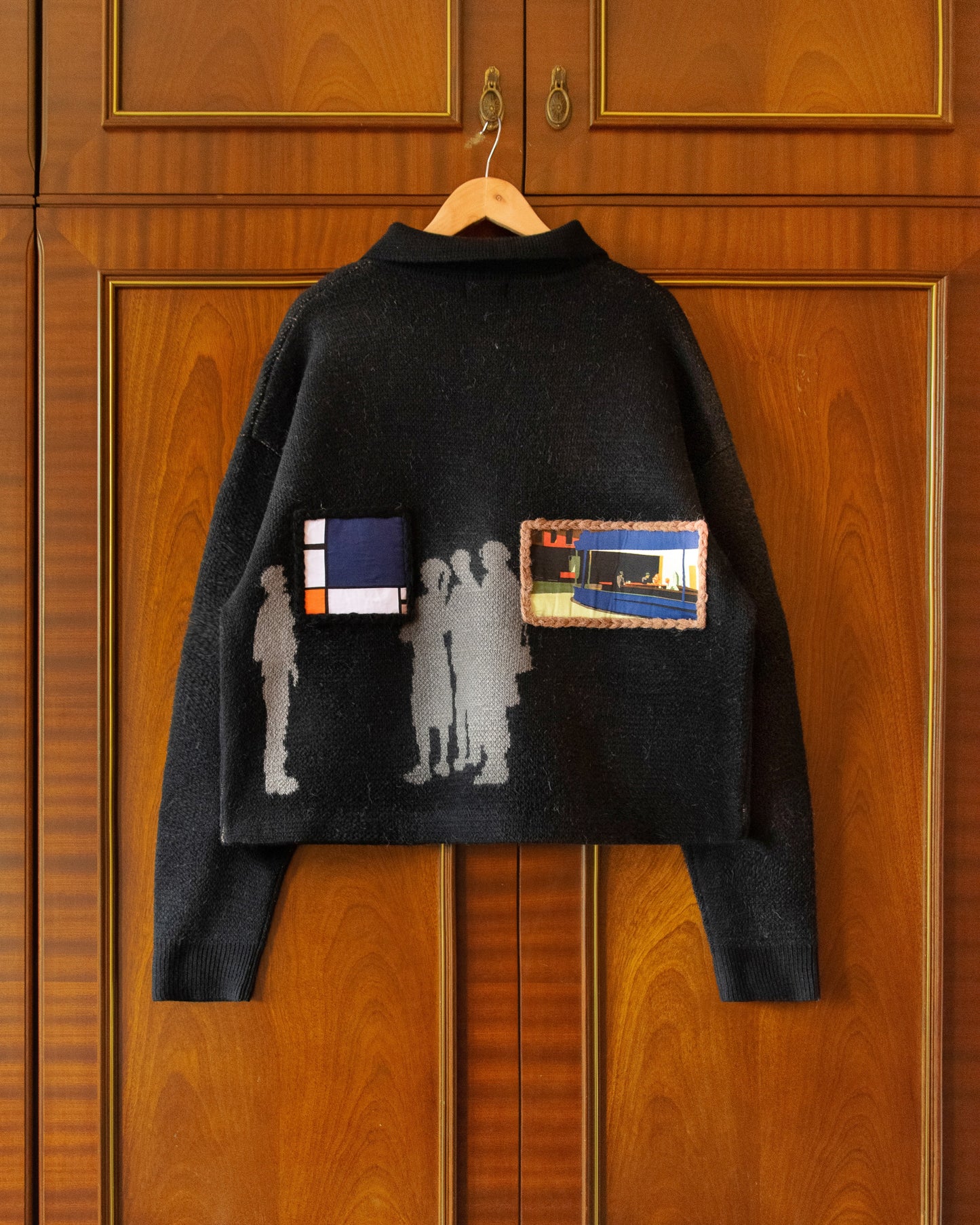 KNITTED GALLERY SWEATER IN BLACK