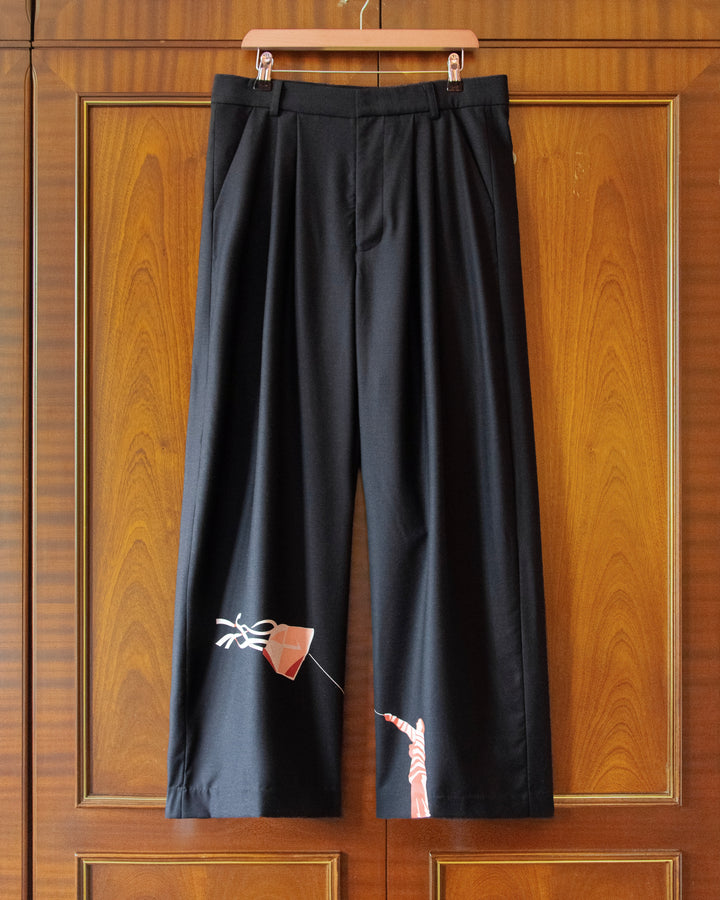 PLEATED WOOL KITE TROUSERS IN BLACK