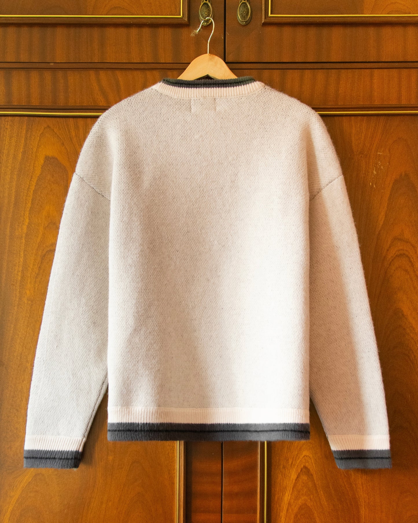 'TROIS CHAPEAUX' KNITTED SWEATER