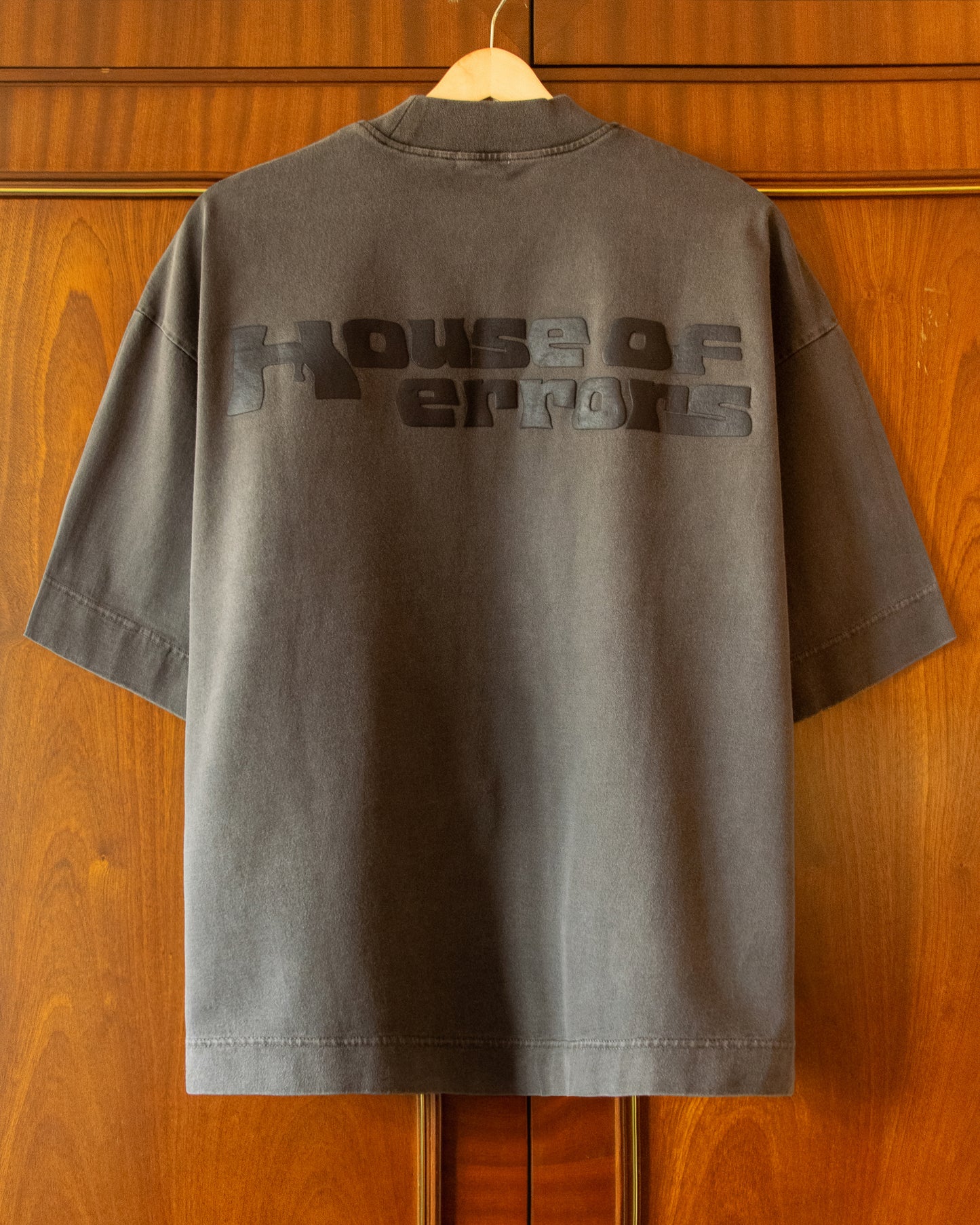 ALL-SEEING HEAVYWEIGHT TEE IN SABLE