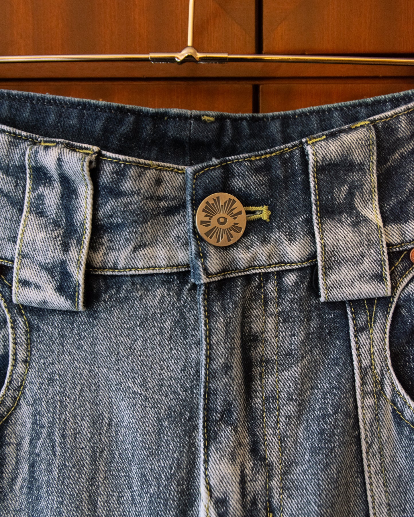 ALL-SEEING JEANS