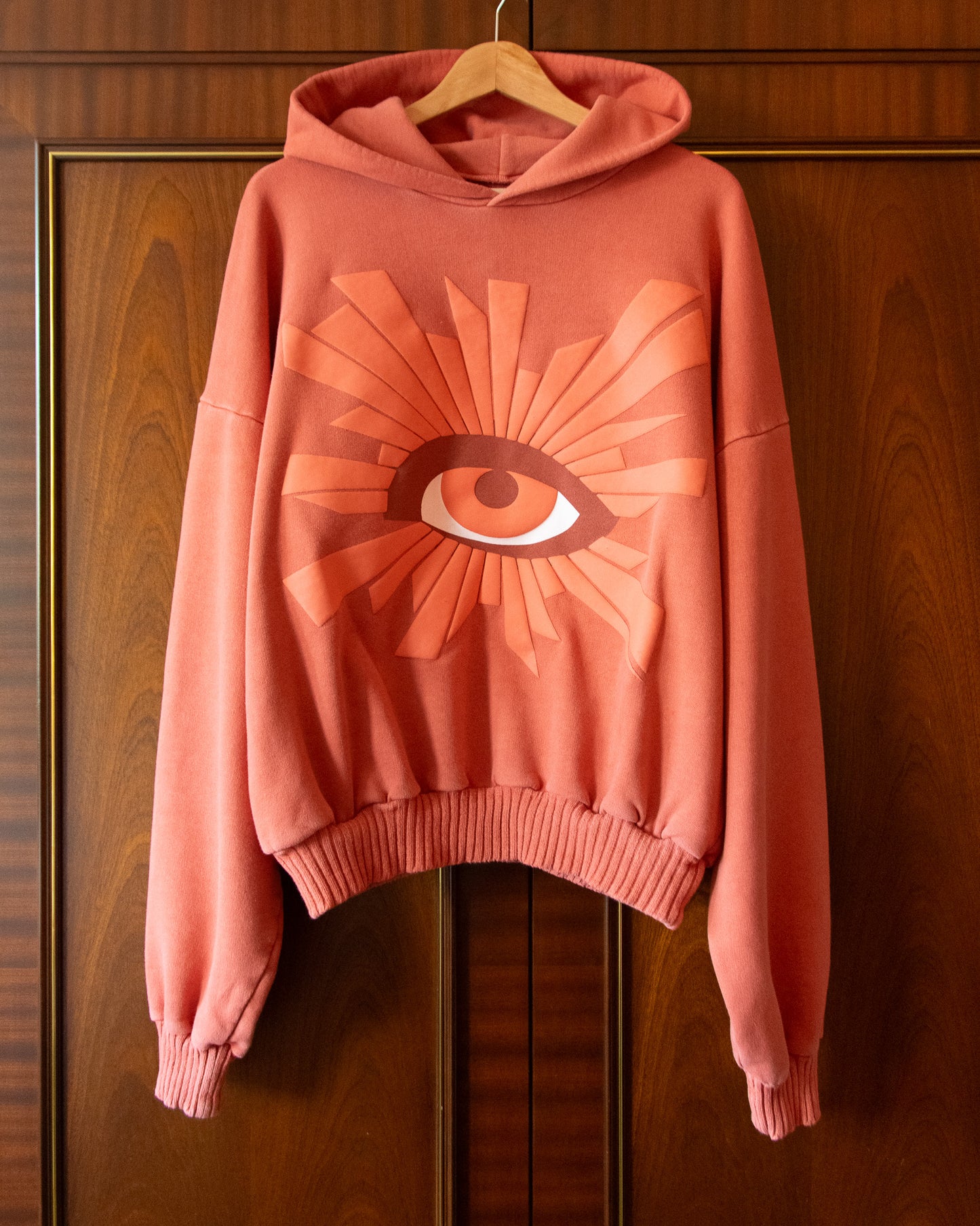 ALL-SEEING HOODIE IN SCARLET