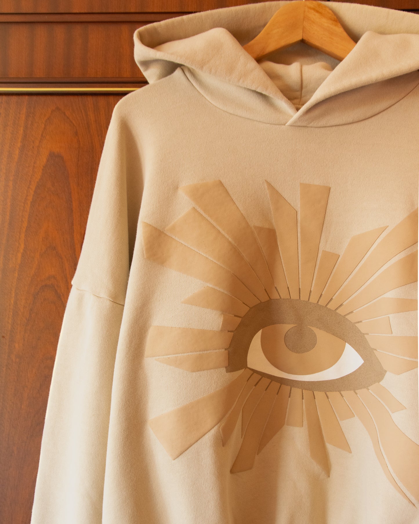 ALL-SEEING HOODIE IN SAHARA