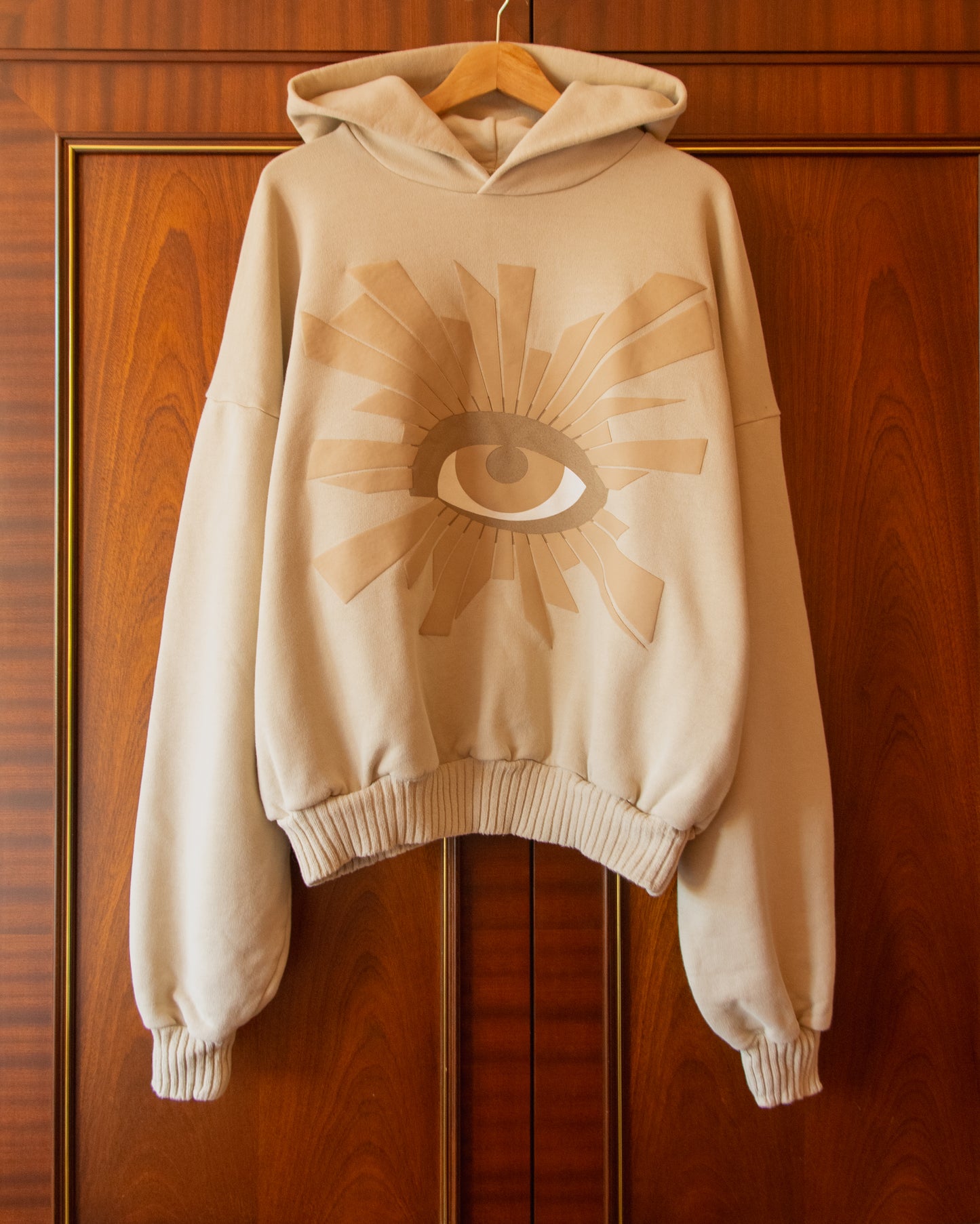 ALL-SEEING HOODIE IN SAHARA