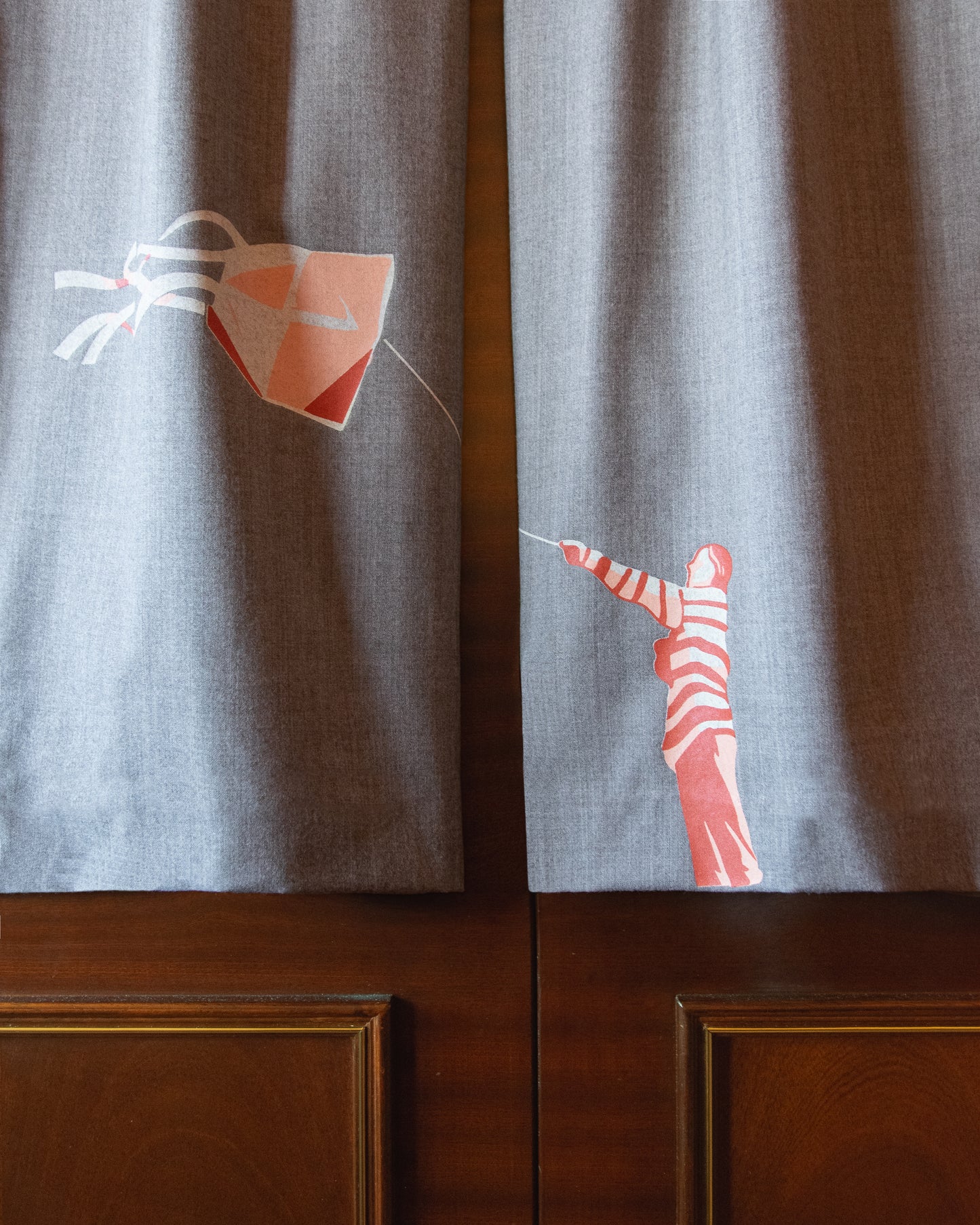 PLEATED WOOL KITE TROUSERS IN GREY