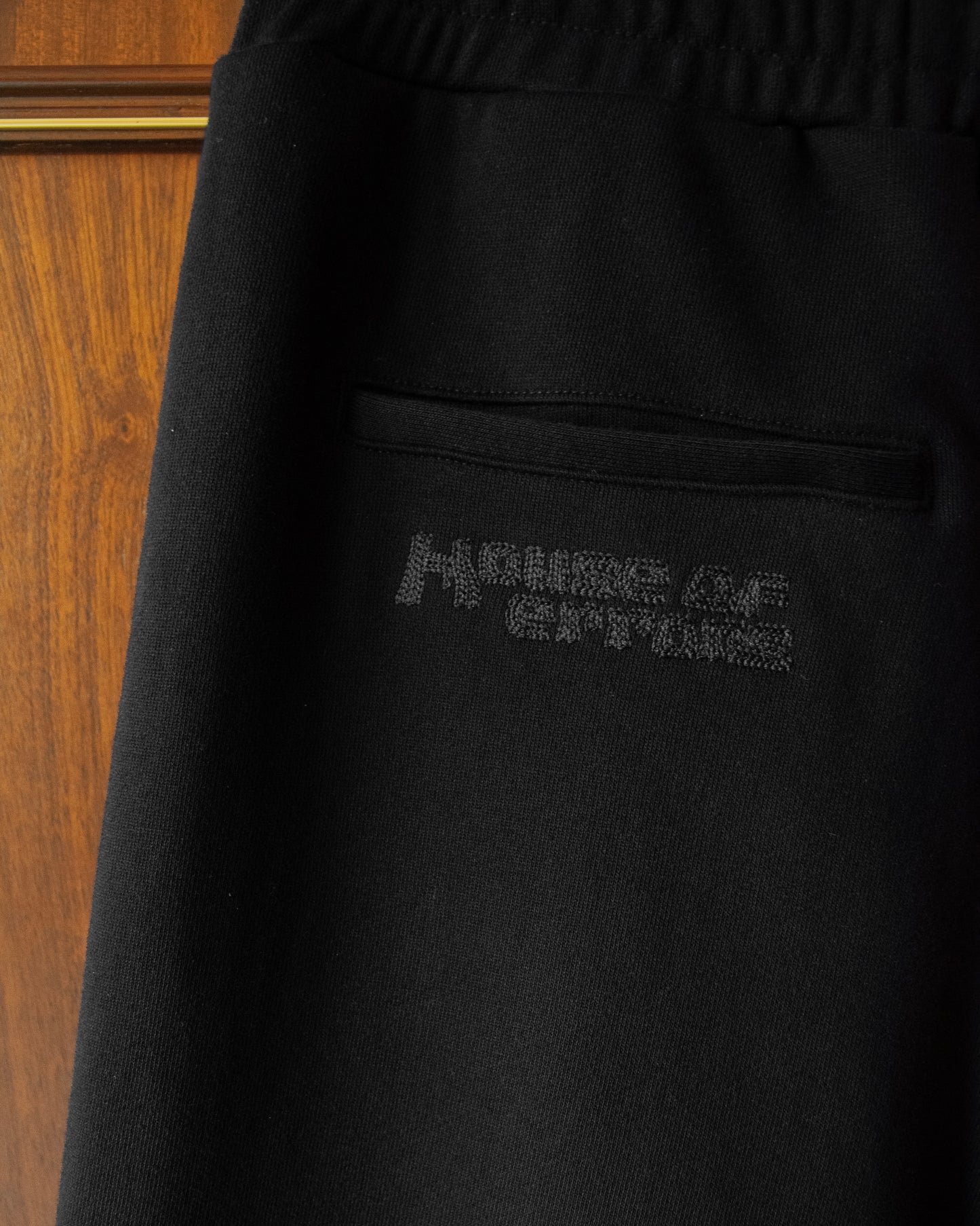 PLEATED JOGGERS IN BLACK