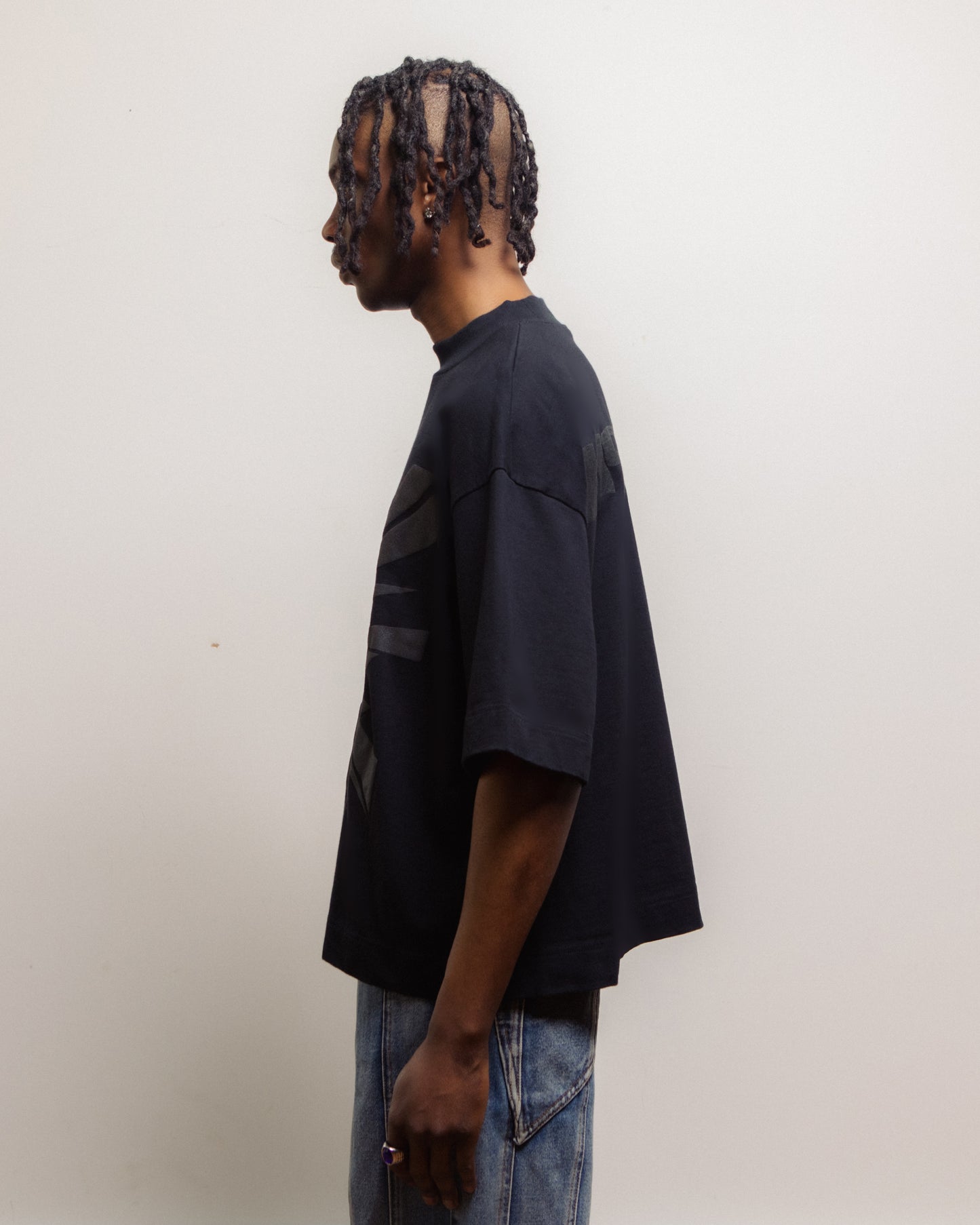ALL-SEEING HEAVYWEIGHT TEE IN BLACK