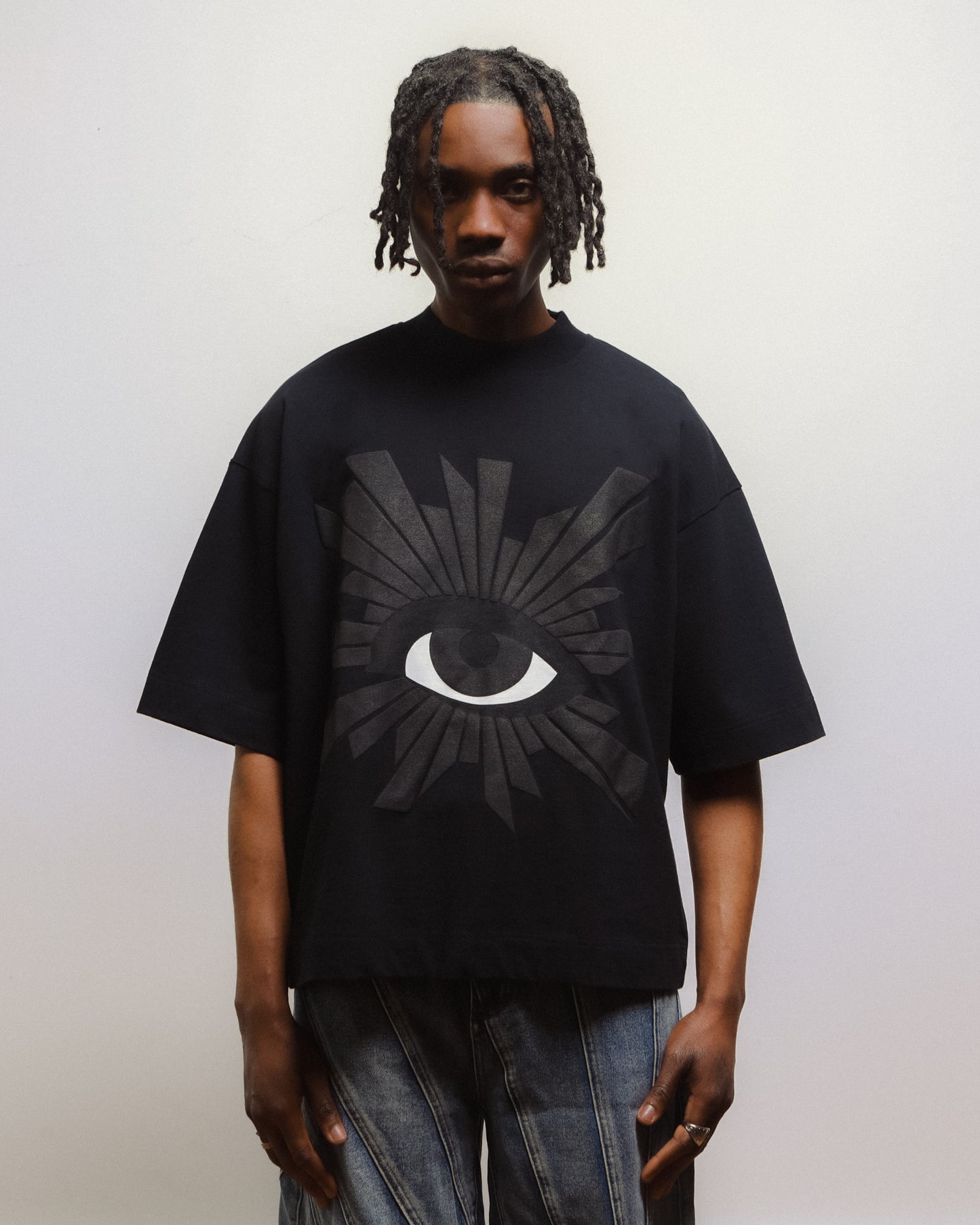 ALL-SEEING HEAVYWEIGHT TEE IN BLACK