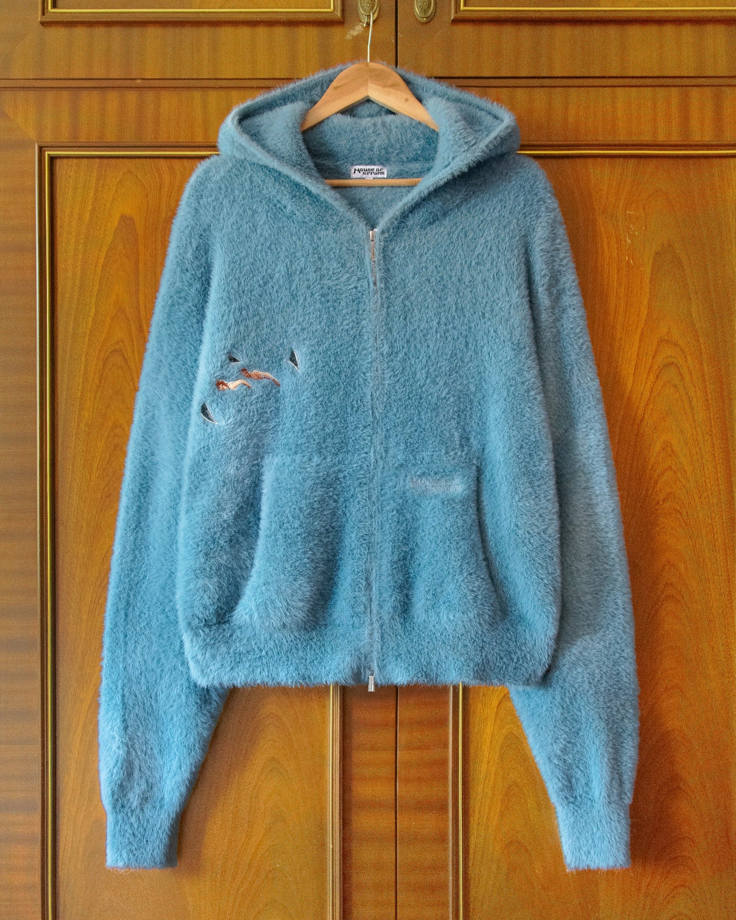 SHAGGY SHARK ZIP HOODIE