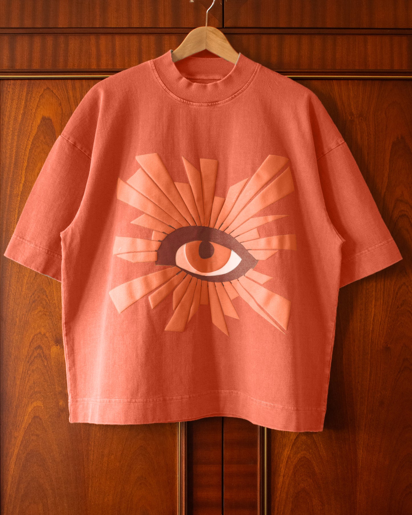 ALL-SEEING HEAVYWEIGHT TEE IN SCARLET