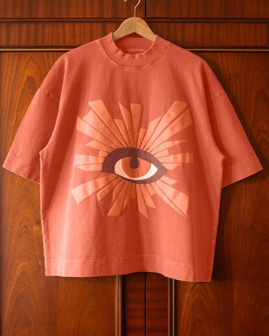 ALL-SEEING HEAVYWEIGHT TEE IN SCARLET